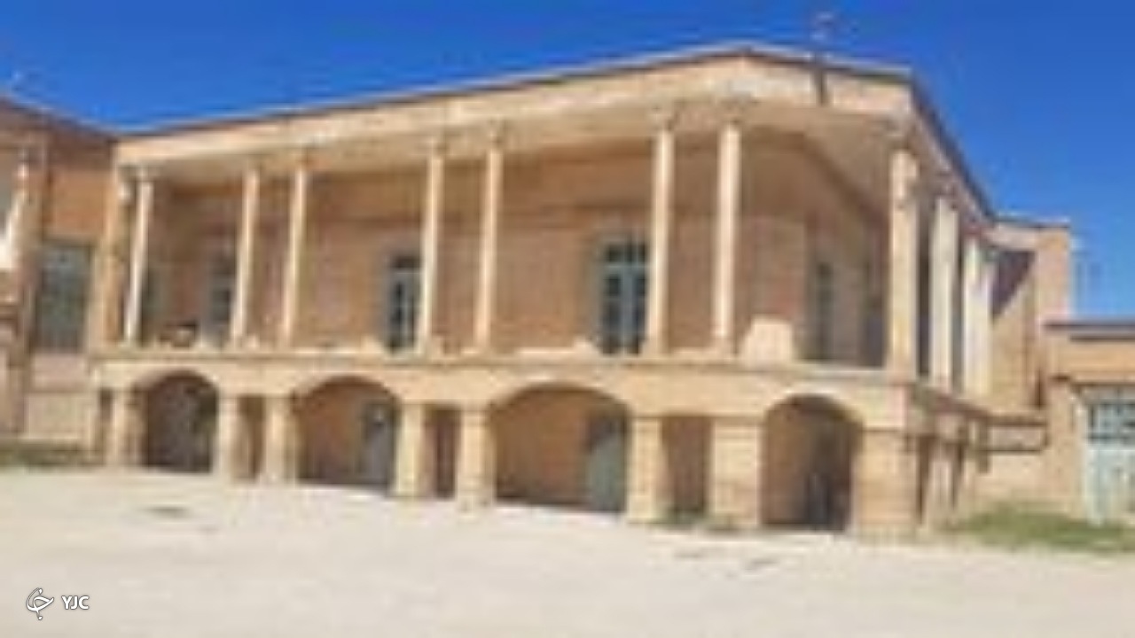 مرمت بنای تاریخی هلال احمر تکاب آغاز شد