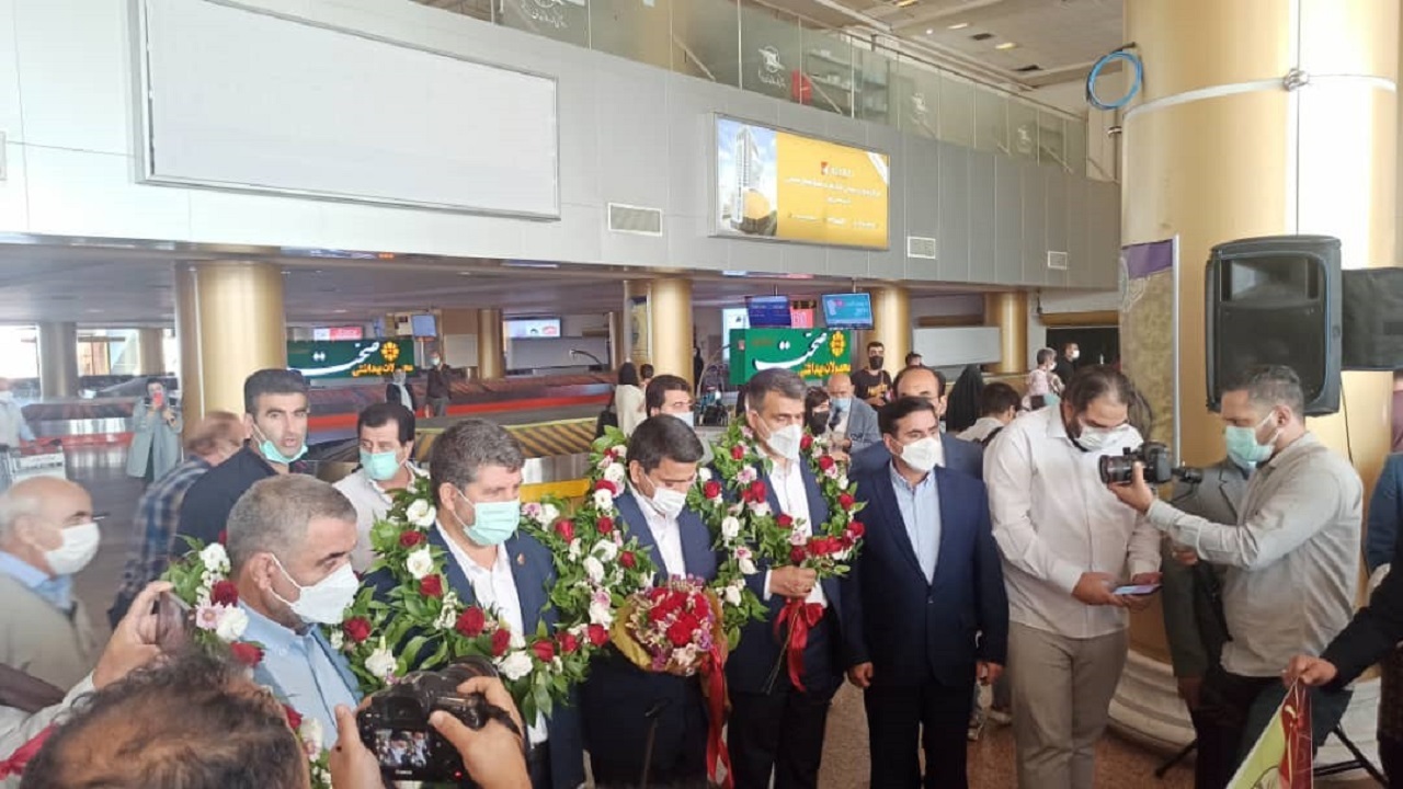 ورود قهرمان طلایی ایران در المپیک به مشهد