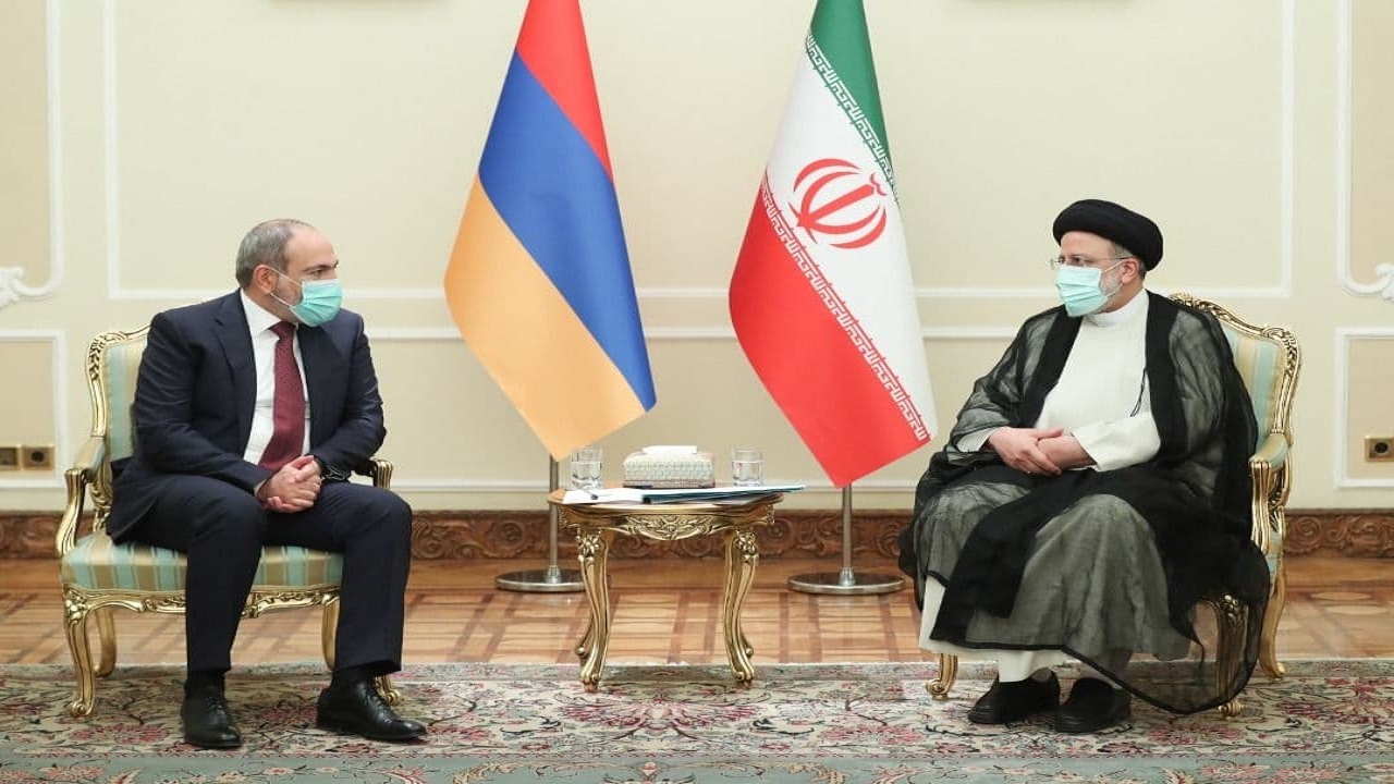 ایران برای تعمیق صلح و ثبات در منطقه از هیچ تلاشی دریغ نمی کند/ با همکاری یکدیگر گام های بلندی در جهت منافع دو کشور و دو ملت بر می داریم