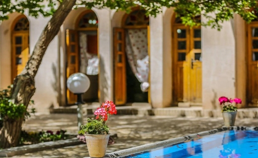 جواهری در اصفهان برای هنرمندان صنایع دستی +فیلم جواهری در اصفهان برای هنرمندان صنایع دستی +فیلم
