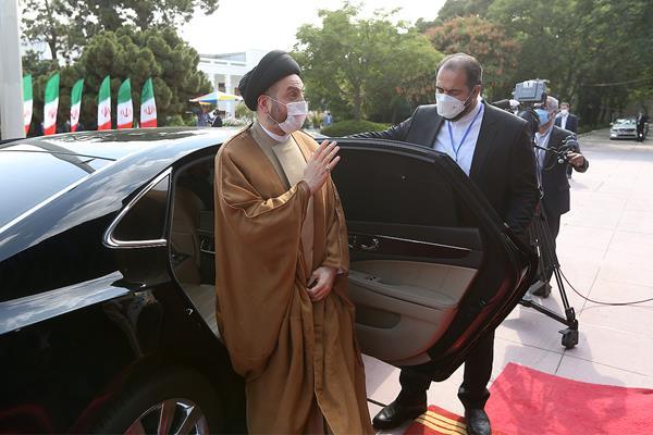 مراسم تحلیف سید ابراهیم رئیسی برگزار شد/ رئیسجمهور: دولت ما دولت وفاق ملی است/ قالیباف: مجلس یار دولت و ناظری فعال در تحقق وعده های دولت خواهد بود/ محسنیاژهای: قوه قضائیه برای کمک به دولت آماده است مراسم تحلیف سید ابراهیم رئیسی برگزار شد/ رئیسجمهور: دولت ما دولت وفاق ملی است/ قالیباف: مجلس یار دولت و ناظری فعال در تحقق وعده های دولت خواهد بود/ محسنیاژهای: قوه قضائیه برای کمک به دولت آماده است