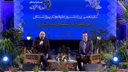 اصرار عجیب گوینده خبر ژاپن به گویندگی با وجود زلزله شدید + فیلم