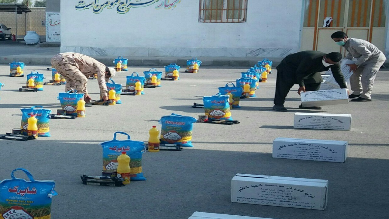 توزیع ۲۰۰ سبد غذایی و ۳۰ هزار ماسک در مناطق محروم دلگان