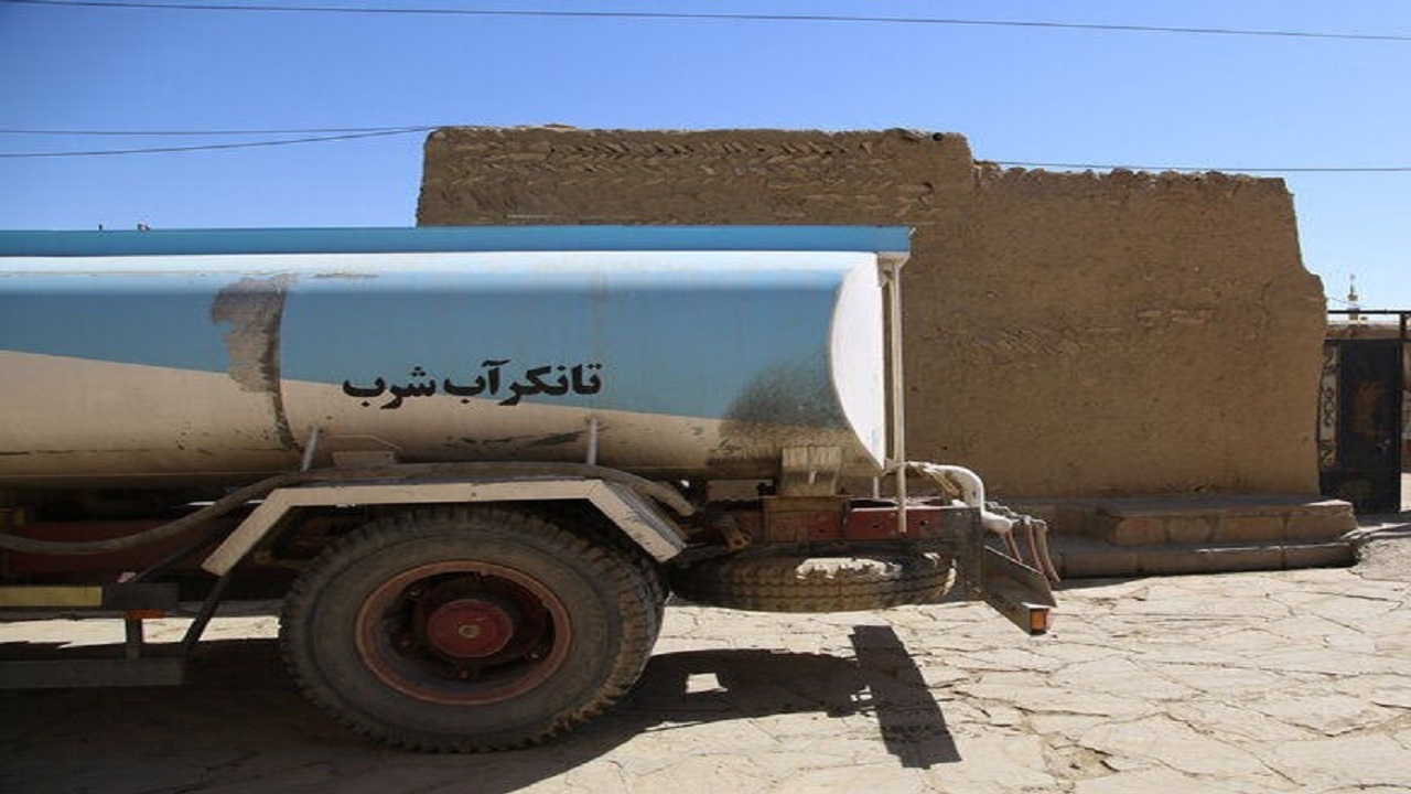 آبرسانی ۳۰ روستای شهرستان رودبار از طریق تانکر‌های سیار