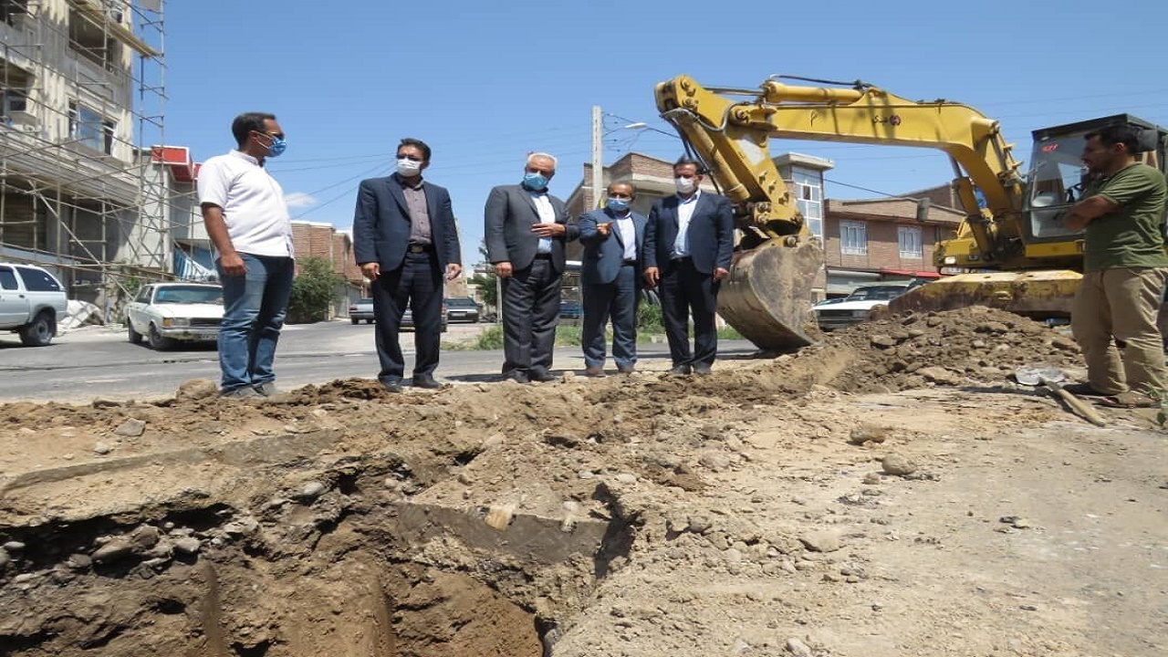 آغاز احداث شبکه فاضلاب روستای علویان مراغه با ۱۰ میلیارد تومان اعتبار