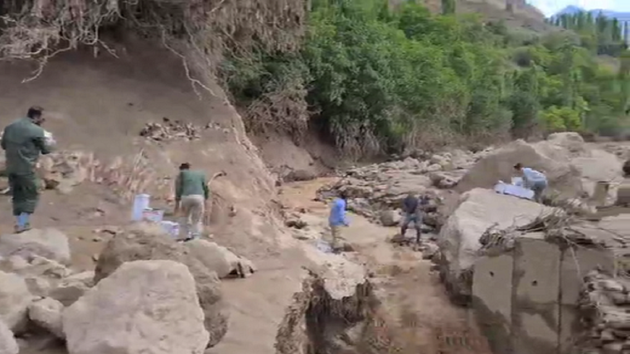 خدمات رسانی ۳۰ گروه جهادی در مناطق سیل زده استان قزوین