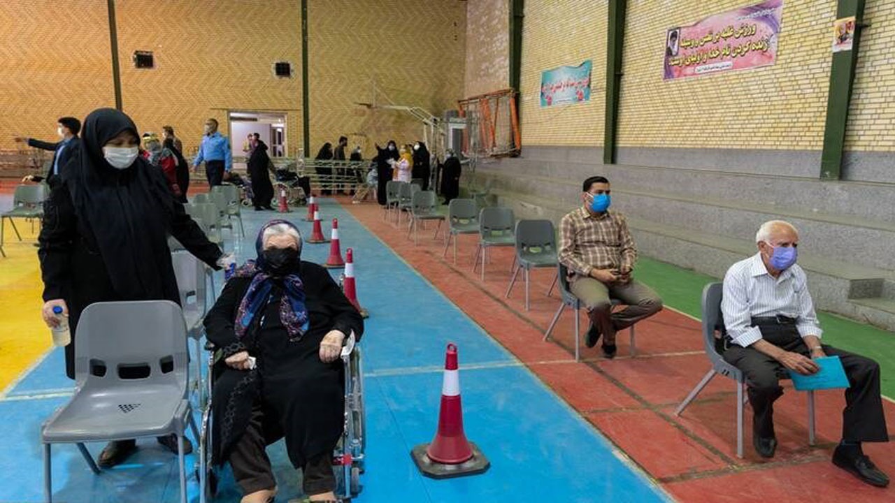 پاسخ سخنگوی وزارت بهداشت به شایعاتی پیرامون واکسن‌های کرونا