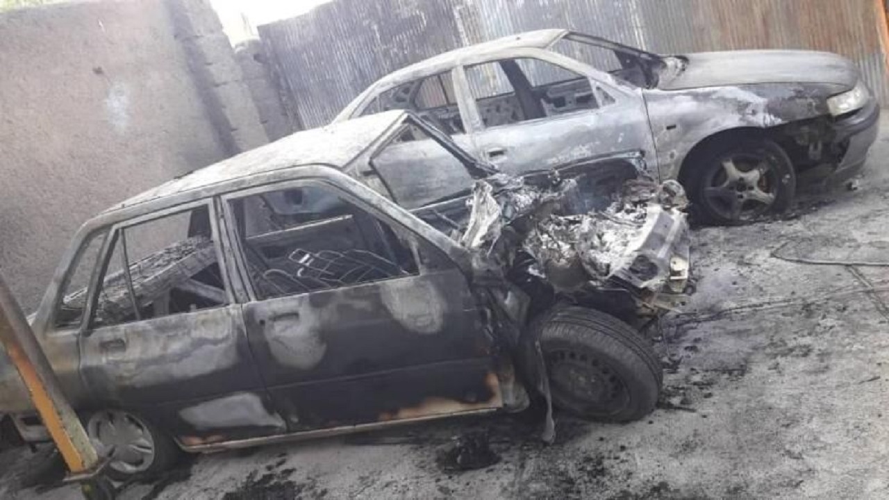 ۲ خودرو ی سواری در سنندج طعمه حریق شدند