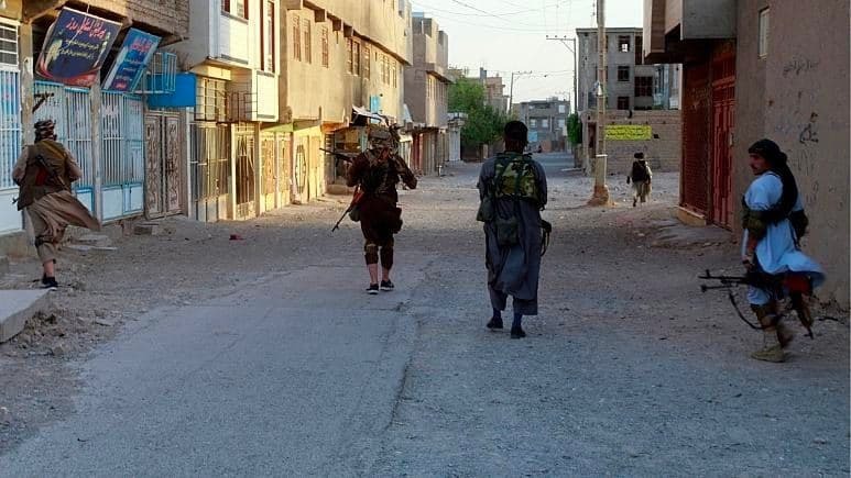شبرغان مرکز ولایت جوزجان سقوط کرد؛ زادگاه دوستم در دست طالبان