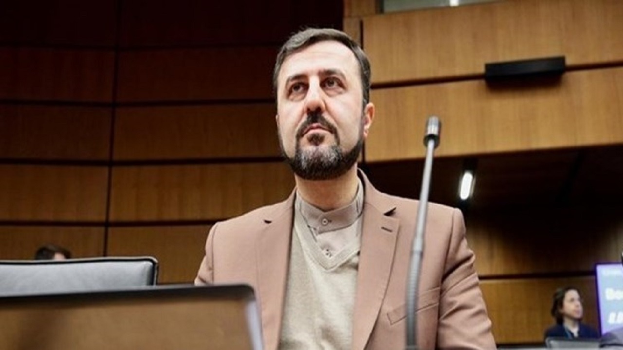 تأکید غریب آبادی بر نابودی کامل سلاح‌های هسته‌ای