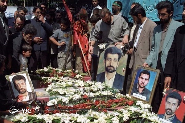 ۱۷ مرداد، یک حمله، یک کنسولگری، یک خبرنگار و ۹ شهید ۱۷ مرداد، یک حمله، یک کنسولگری، یک خبرنگار و ۹ شهید