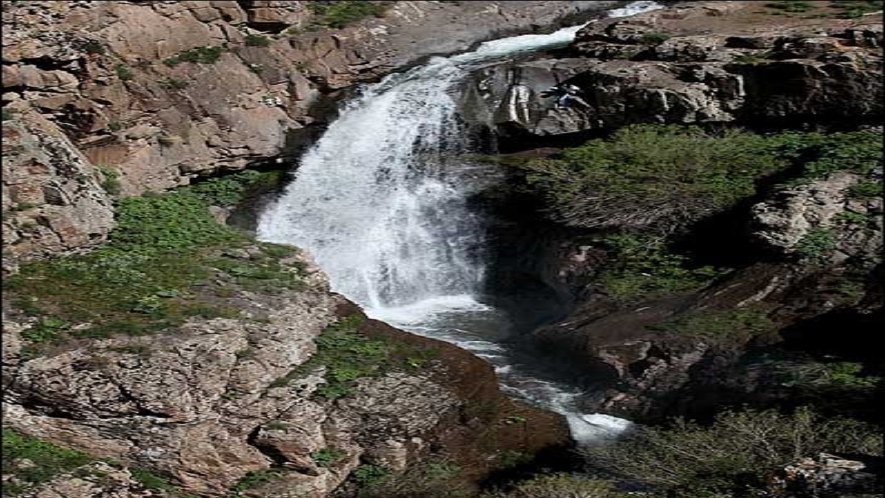 آبشار روستای بلوکان ترکمانچای+فیلم