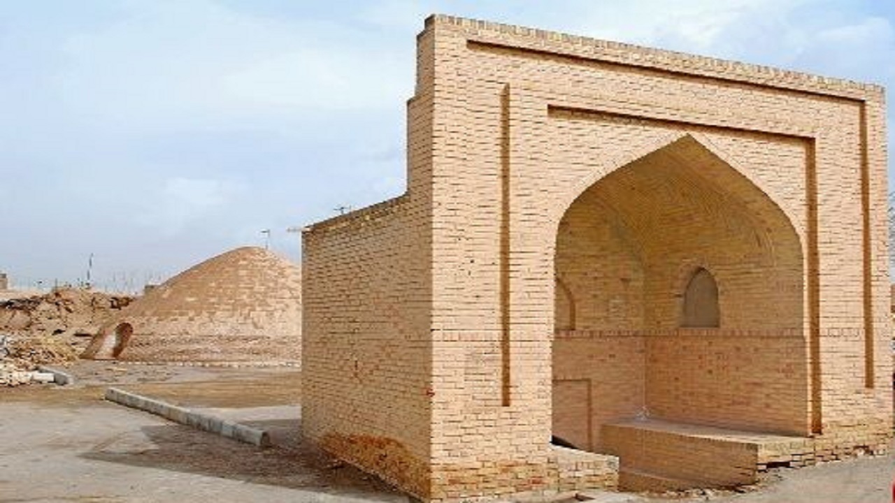 شنیده شدن صدای پای آب از دل زمین/ وقتی گلوی تشنه کویر نشینان با یخچال‌های طبیعی سیراب می‌شود