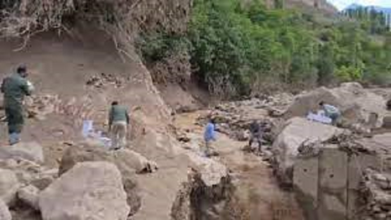 حضور ۶۰گروه جهادی در مناطق سیل زده الموت شرقی