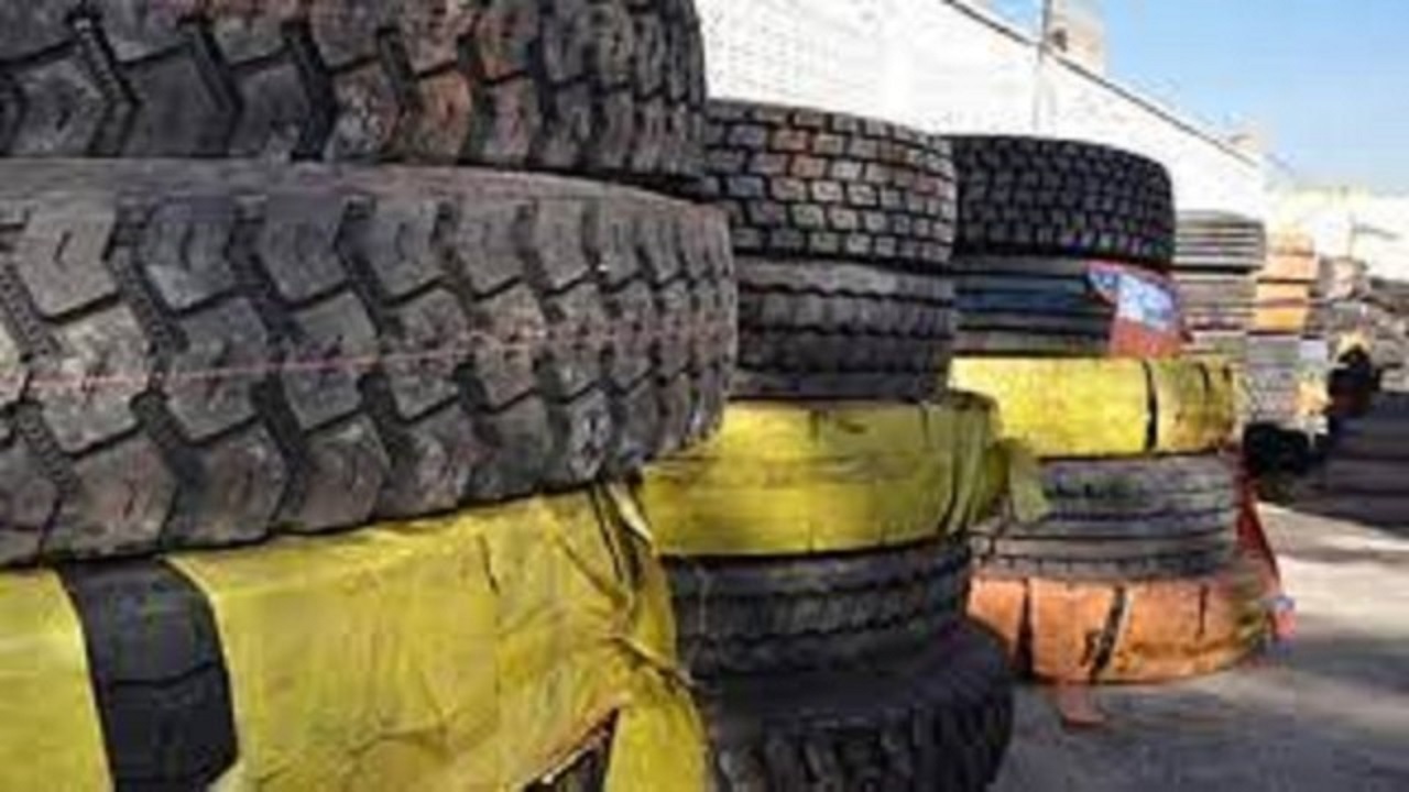 توقیف هزار و ۲۸۹ حلقه لاستیک  فاقد مجوز‌های قانونی در سراوان