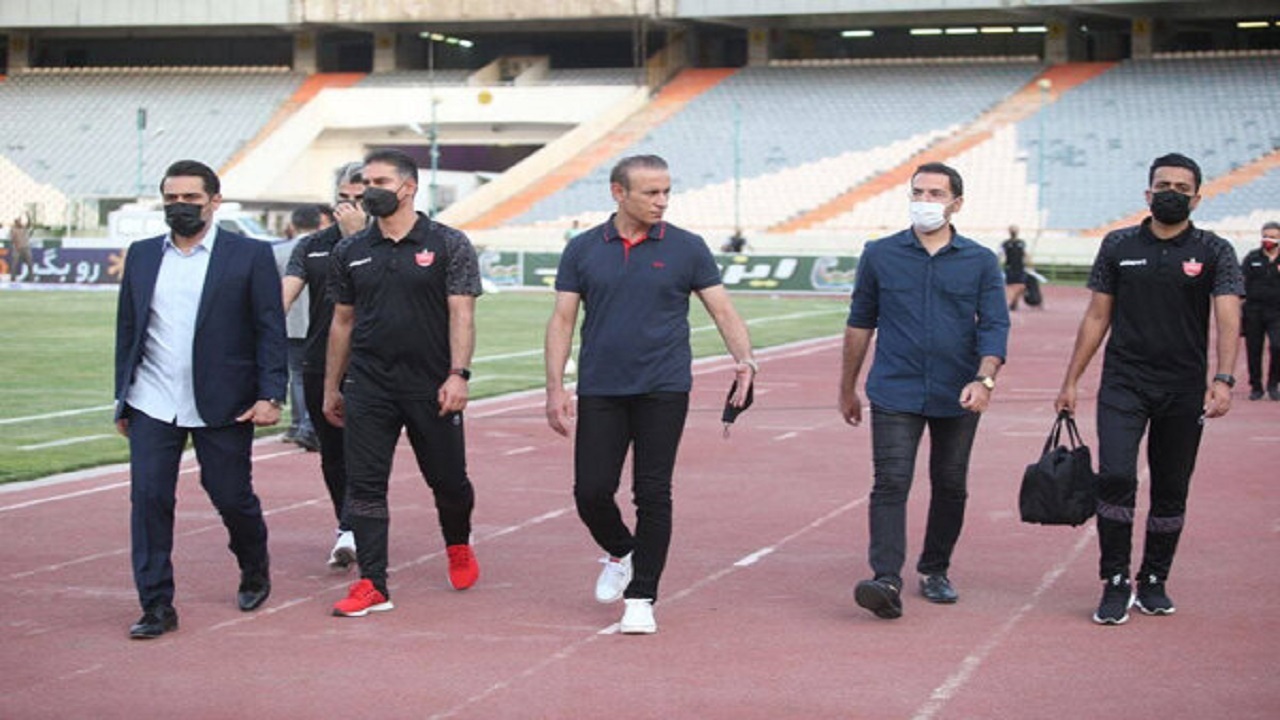 مطهری در پرسپولیس می‌ماند؟