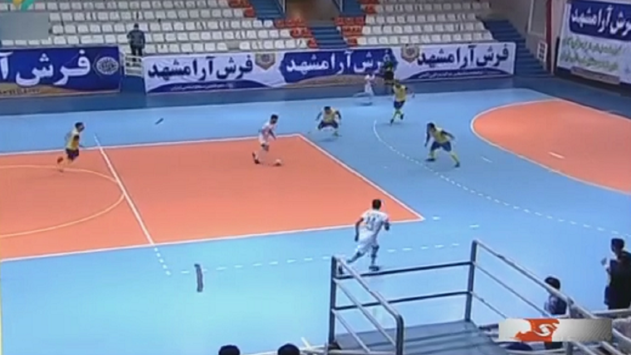 عبور تیم فوتسال کراپ الوند از فرش آرا مشهد