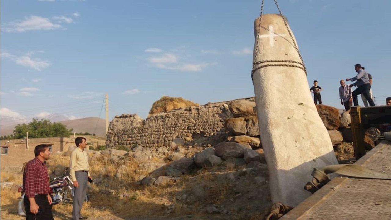 چندین سنگ افراشته در روستای احمدآباد مشگین شهر کشف شد