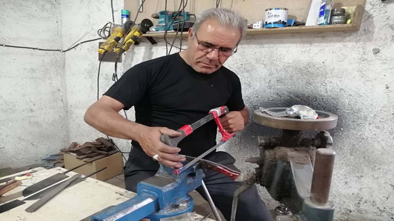 تیز شدن چاقو‌های نی ریز بعد از ۲۵۰۰ سال