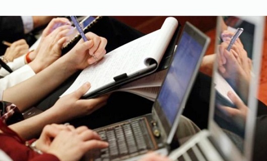 خبرنگار روایت لحظه&zwnj;های بی پایان / باید ارزش&zwnj;های خبرنگاری را احیا کرد