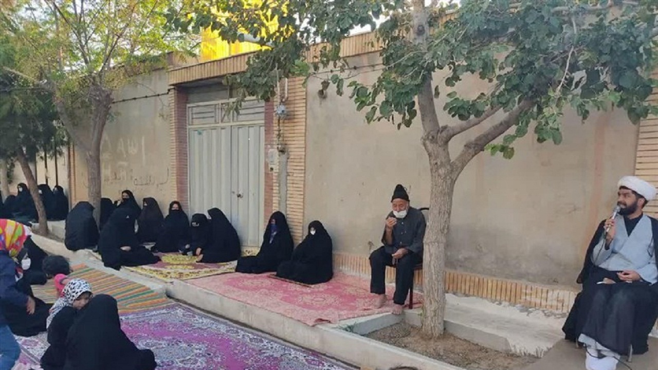 برگزاری روضه‌های خانگی درب منازل شهیدان در همدان