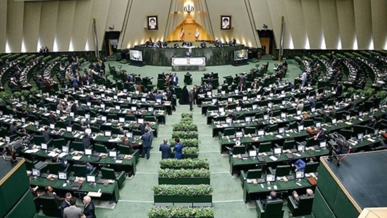 رئیس‌جمهور فهرست وزرای پیشنهادی دولت سیزدهم را تقدیم مجلس کرد