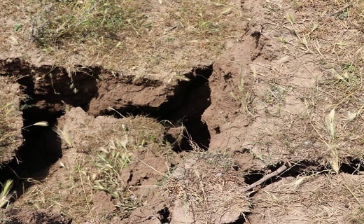 ۳۴ خانوار آسیب دیده در رانش کوه روستای خرشک رودبار بلاتکلیف ماندهاند ۳۴ خانوار آسیب دیده در رانش کوه روستای خرشک رودبار بلاتکلیف ماندهاند
