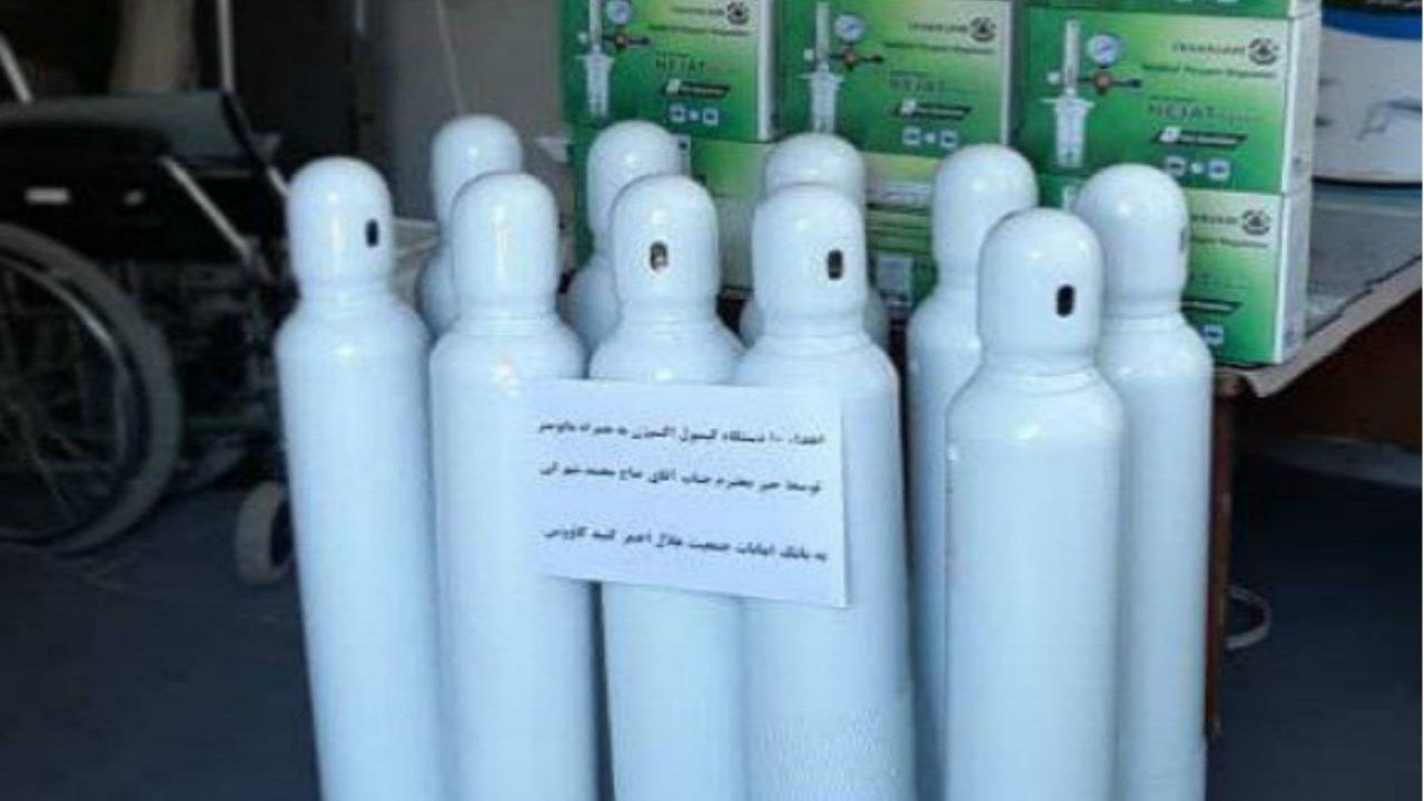 اهدای ۱۰ کپسول اکسیژن به بانک امانات هلال احمر گنبدکاووس