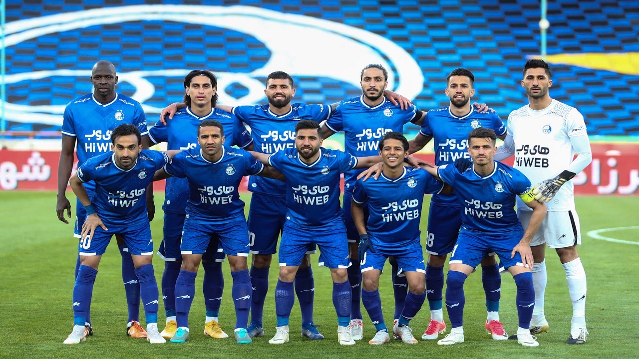 تمدید قرارداد ۴ بازیکن استقلال در ساختمان باشگاه