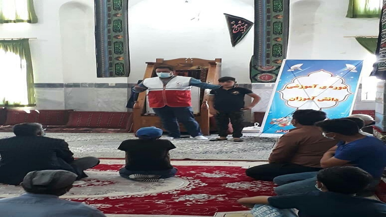 برگزاری دوره های آموزشی ویروس کرونا در خانه های هلال احمر نیر + تصاویر