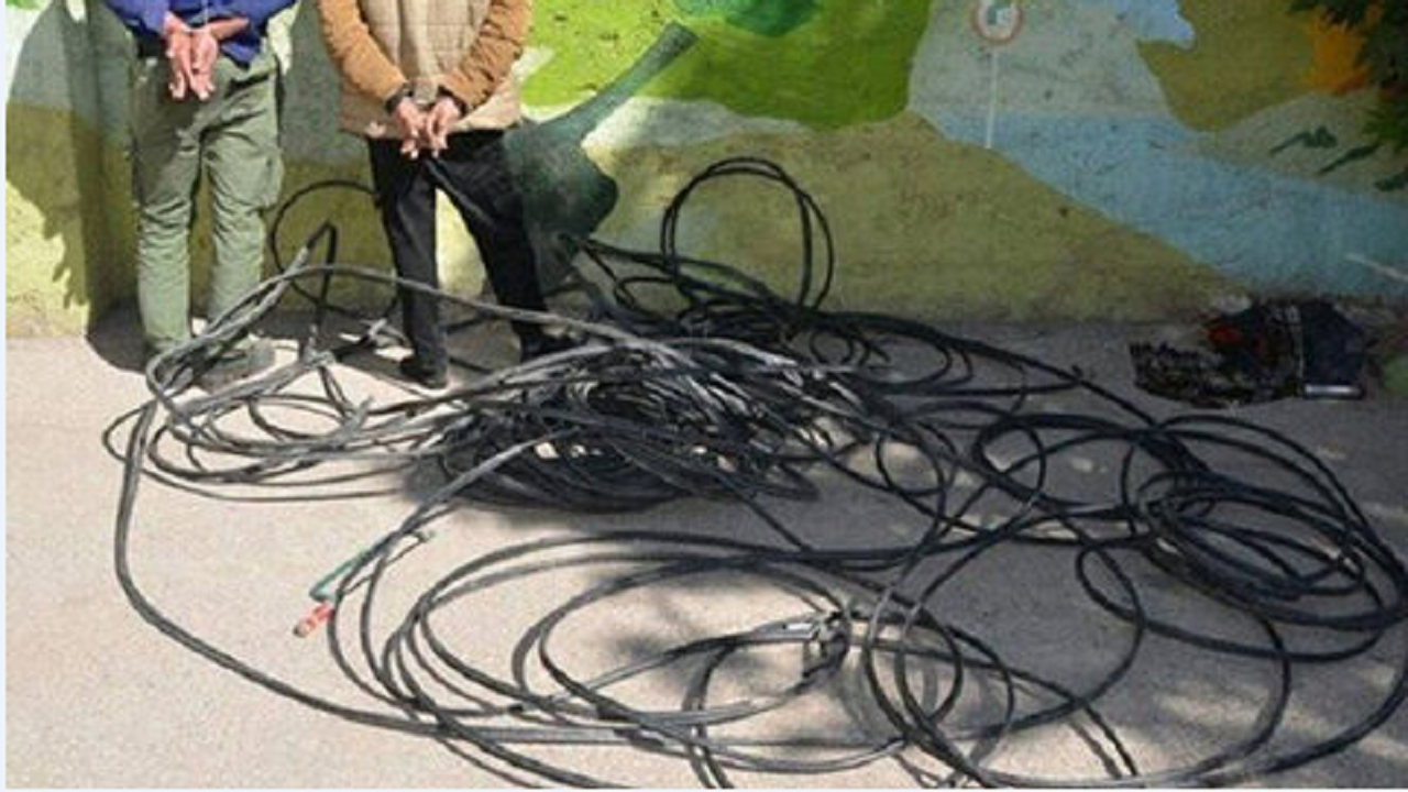 قطعی برق چند منطقه اهواز به علت سرقت پایه‌های برق