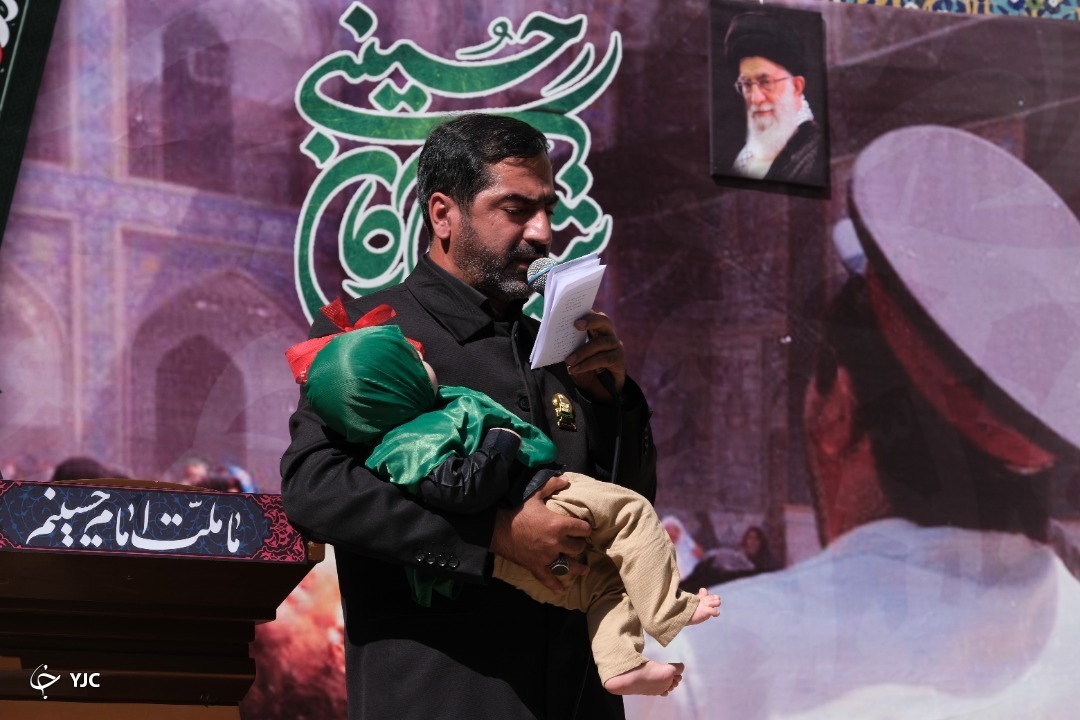 محفل شیرخوارگان حسینی در حرم مطهر رضوی برگزار شد