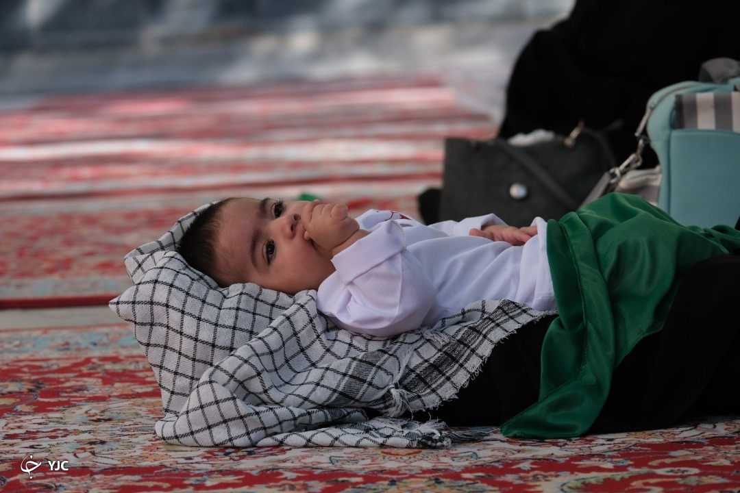 محفل شیرخوارگان حسینی در حرم مطهر رضوی برگزار شد