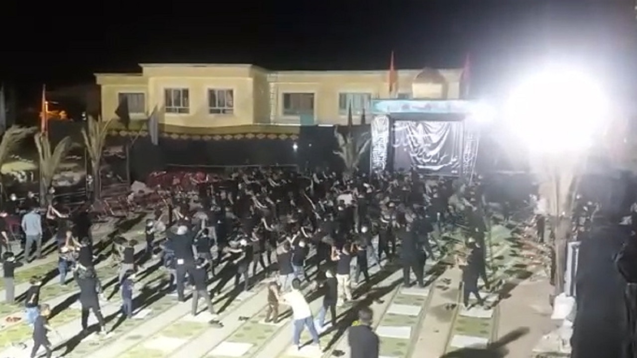 مراسم عزاداری و زنجیر زنی شب چهارم محرم در روستای گراچقا + فیلم