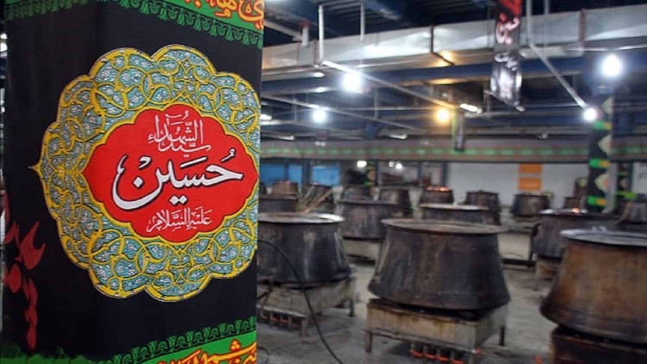 شله مشهدی؛ پای ثابت سفره عزاداران حسینی/ عطر نذری خاص خراسانی‌ها در کوچه‌ها پیچیده است