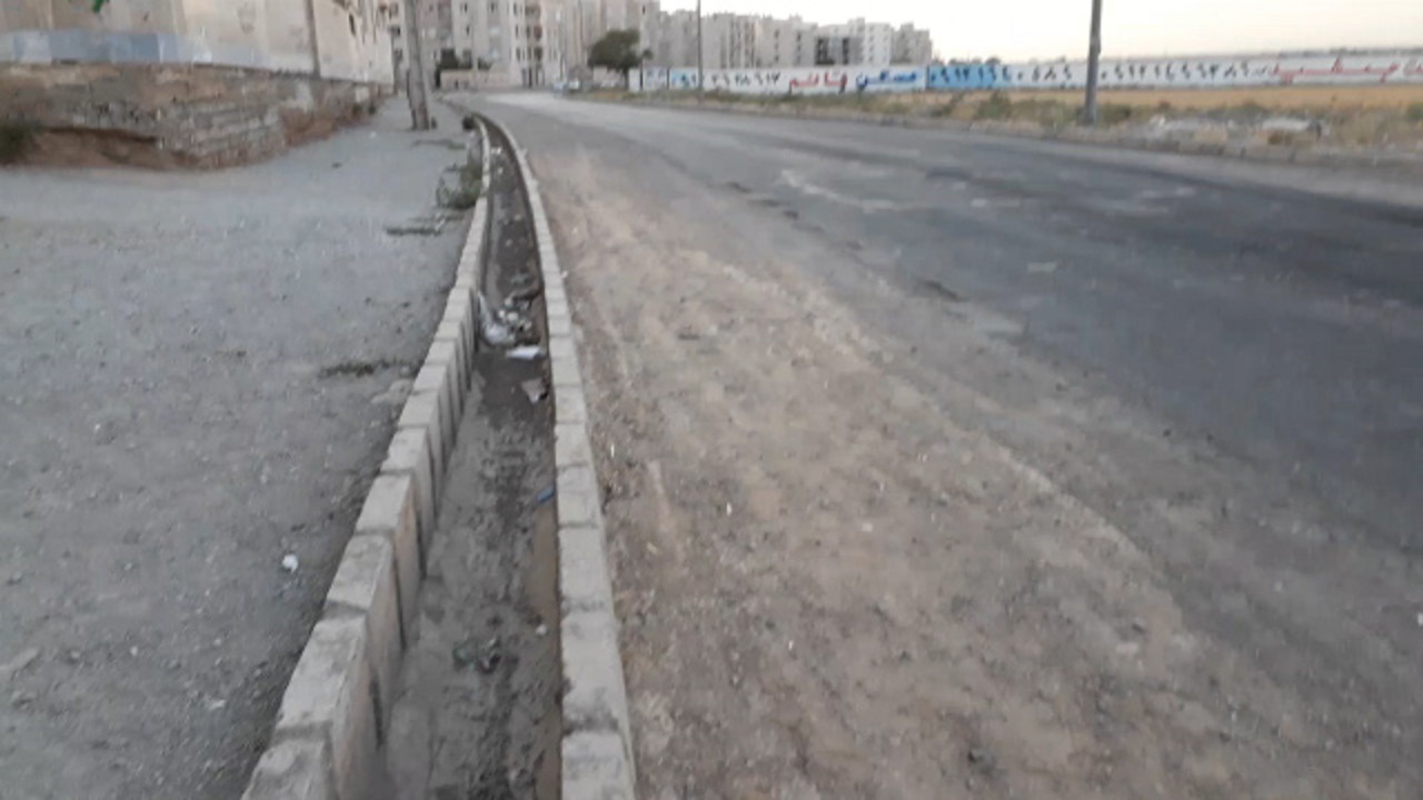 نگاهی به وضعیت نامناسب پیاده‌روها در صفادشت+فیلم