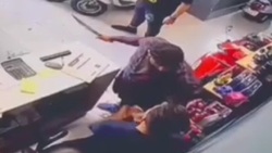 لحظه برخورد شدید و هولناک خودرو پژو پارس و پژو ۴۰۵ + فیلم