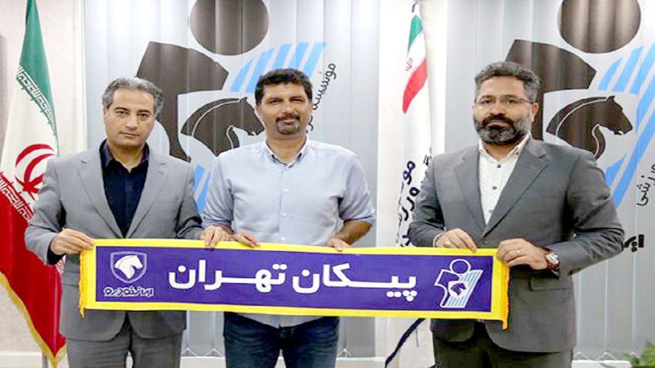 توافق سرمربی فصل گذشته تیم فوتبال ذوب آهن با پیکان