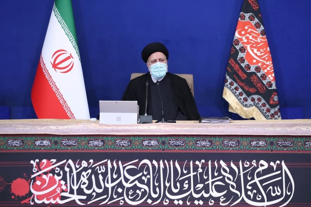 واردات ۳۰ میلیون دز واکسن قطعی شده است/ صف در داروخانه‌ها با افزایش تعداد داروخانه‌های مجاز برای توزیع دارو‌های کرونایی کاهش یافت