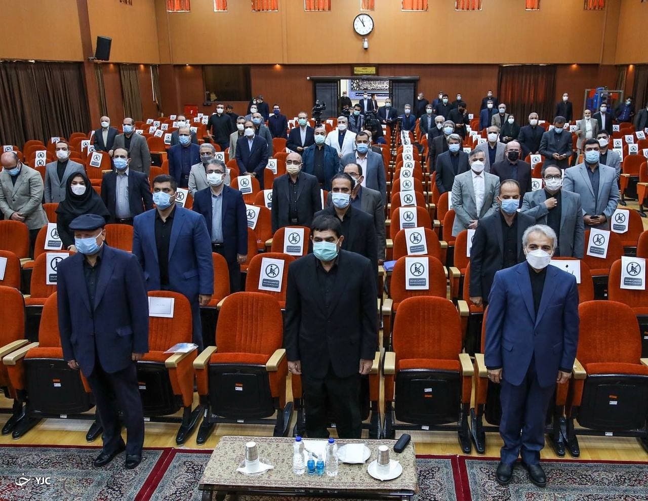دولت ۶۵۰ هزار میلیارد تومان به بانک&zwnj;ها بدهکار است/فکری به حال کسری بودجه باید کرد