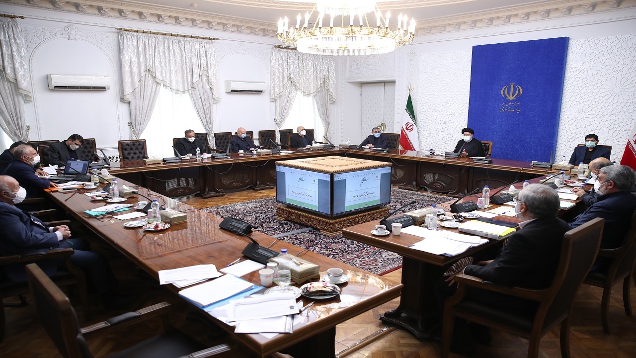 متناسب سازی حقوق با تورم ضروری است/ وجود اختلاف در نرخ تورم، تضییع حق الناس است