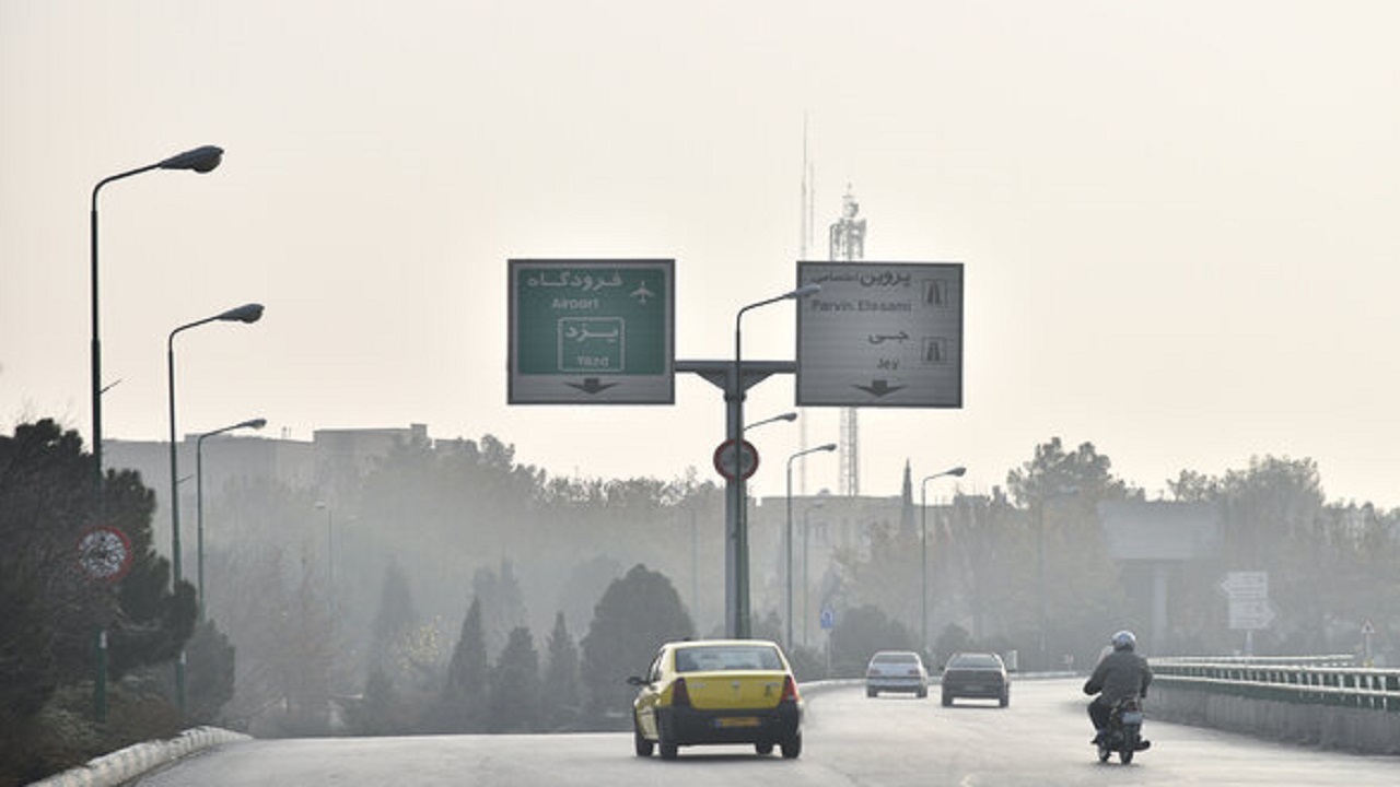 باد و خاک شرق و شمال اصفهان را درمی نوردد