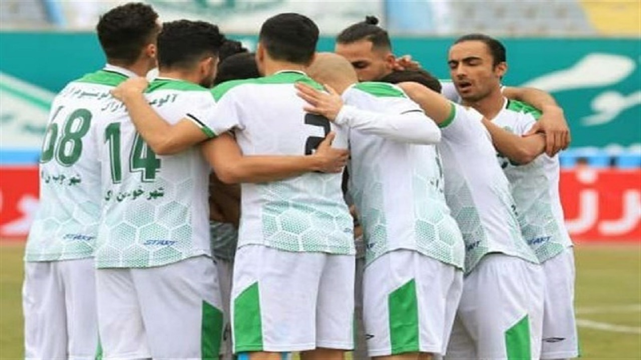 نیمکت تیم فوتبال آلومینیوم اراک همچنان بلاتکلیف است