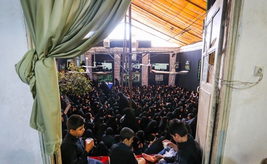 نگاهی به آیین های سوگواری ماه محرم در قم / از چاووشی خوانی تا مشق شمشیر