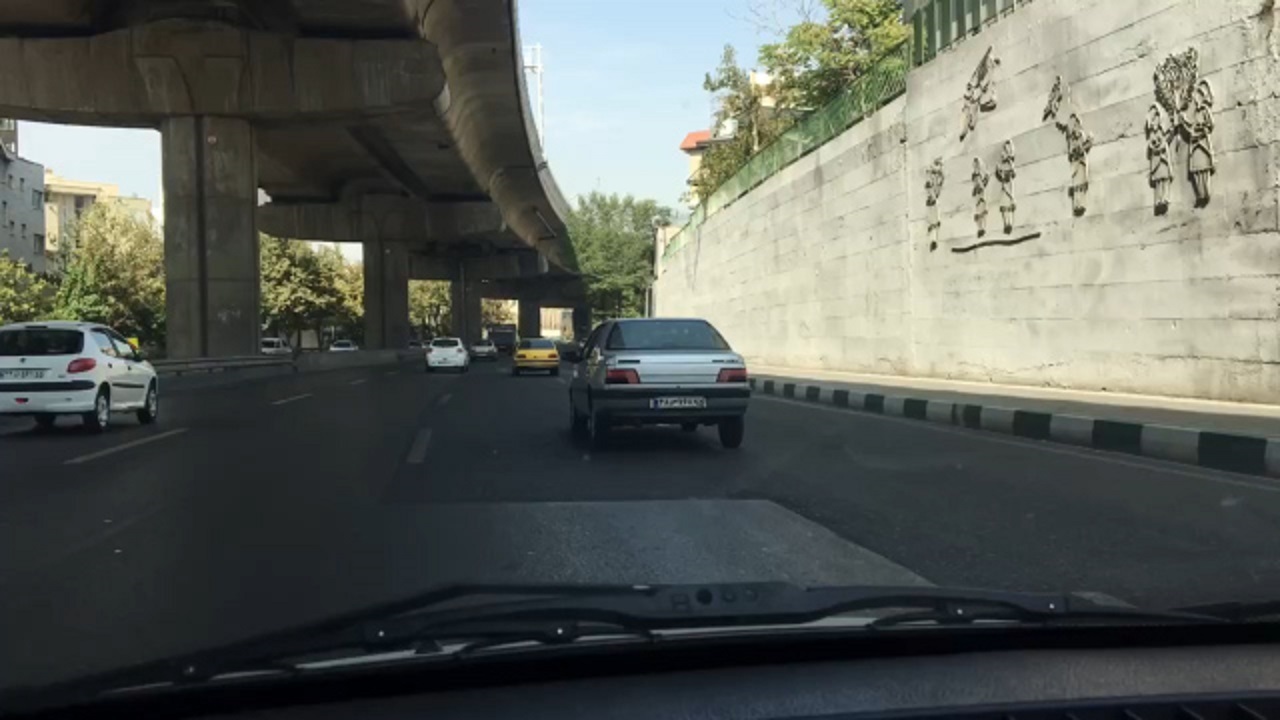 گلایه شهروندی از ورود مسافران به تهران در روزهای قرمز کرونایی + فیلم