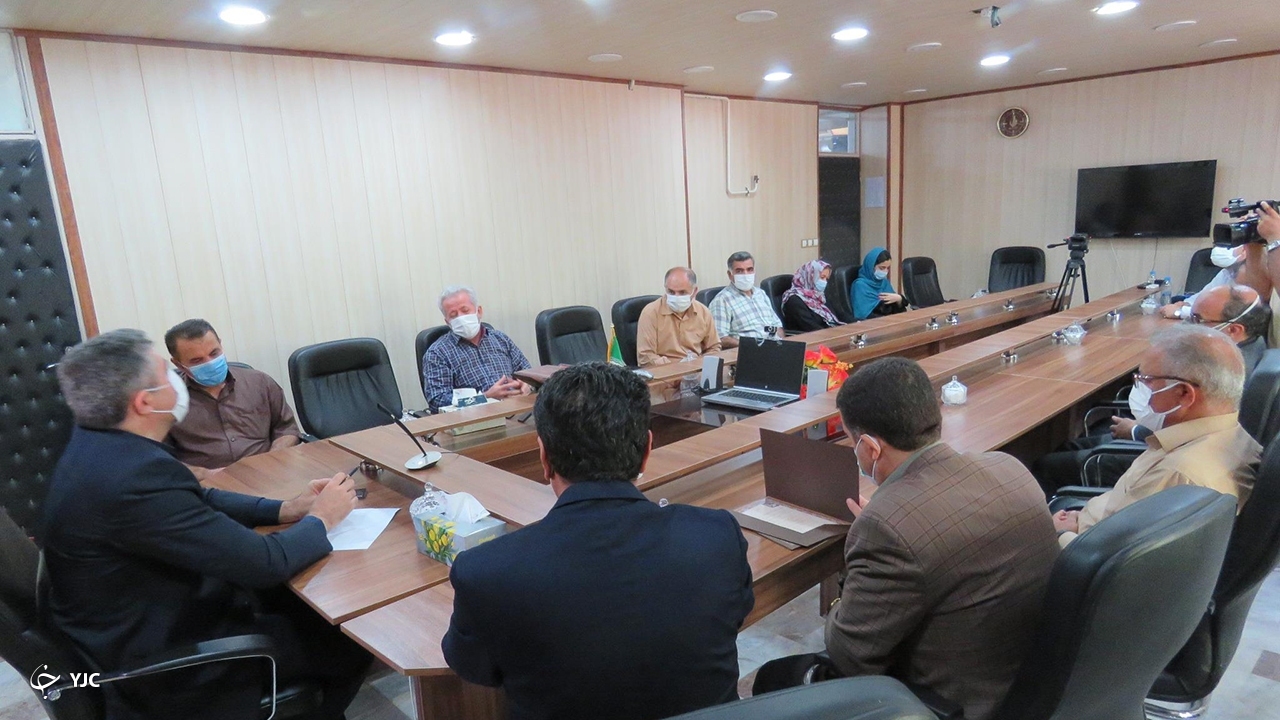 آزادگان یادگار هشت سال دفاع مقدس هستند