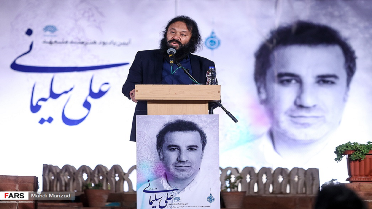 خاطره‌ کوروش زارعی از پنهانی نماز خواندن علی سلیمانی