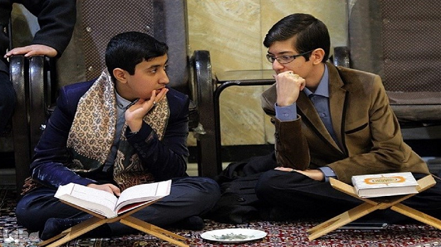 با اعضای خانه چگونه تکیه خانگی برگزار کنیم؟