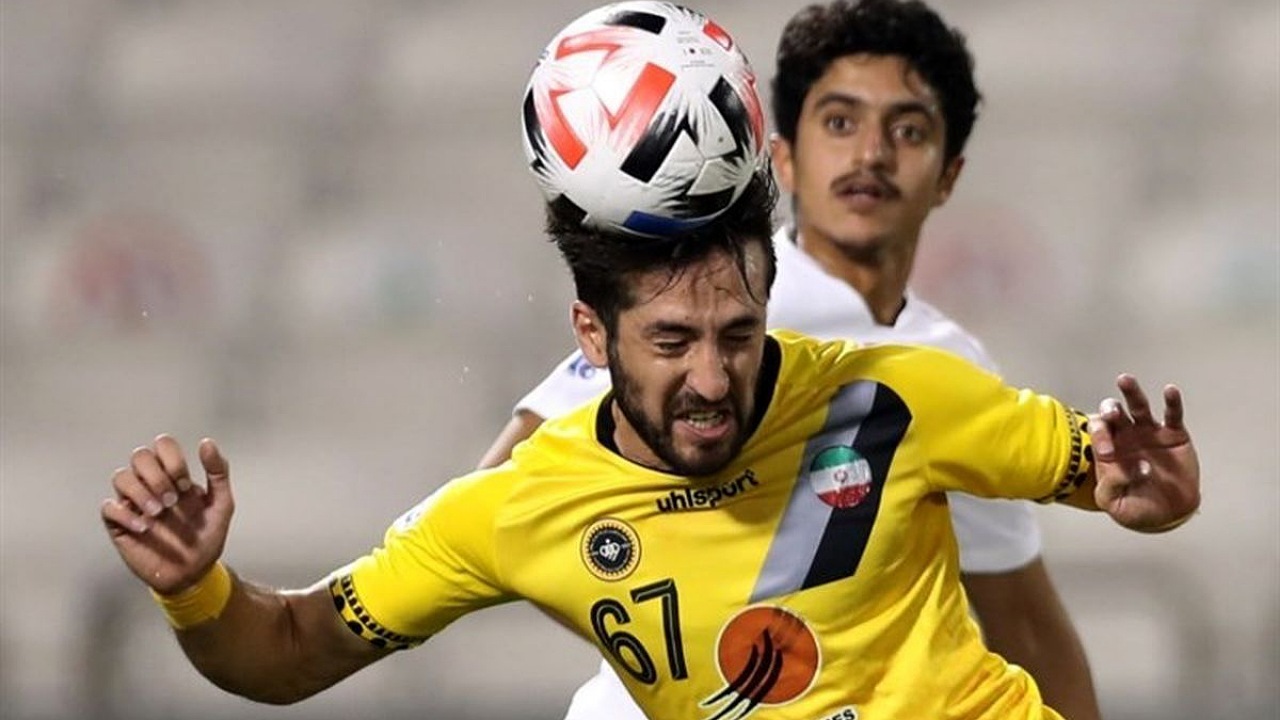 مهدی ترکمان از جمع طلایی پوشان جدا شد