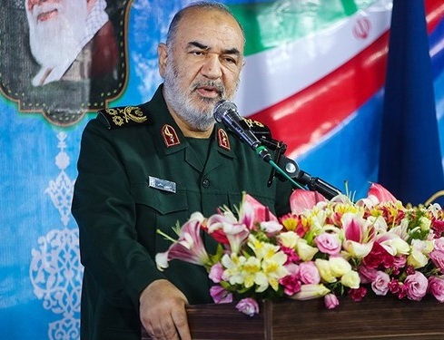 تمامی ظرفیت‌های سپاه و بسیج را برای مقابله با کرونا استفاده می‌کنیم/ راه‌اندازی داروخانه‌های سیار در شهر‌ها و روستا‌هایی که کمبود دارو وجود دارد
